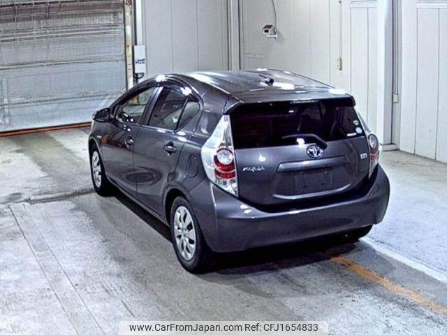 toyota aqua 2012 CFJ1654833 image 2