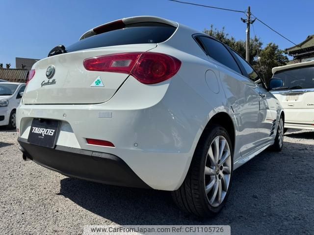 alfa-romeo giulietta 2012 quick_quick_94014_ZAR94000007125930 image 2