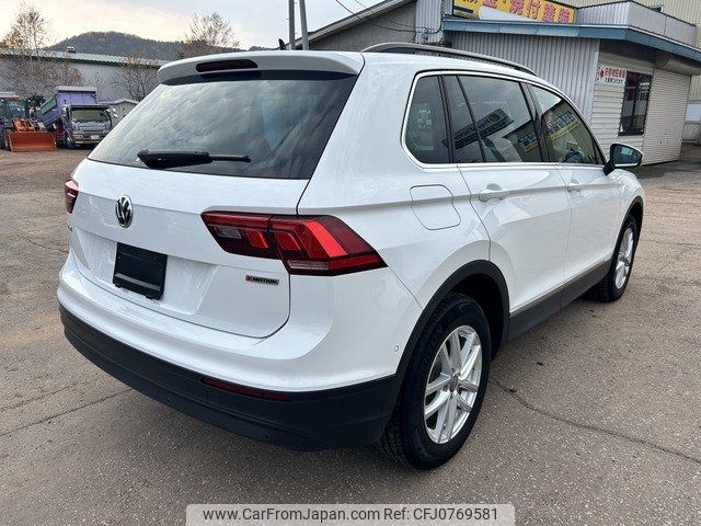 volkswagen tiguan 2018 -VOLKSWAGEN--VW Tiguan 5NDFGF--967631---VOLKSWAGEN--VW Tiguan 5NDFGF--967631- image 2