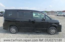 toyota voxy 2010 NIKYO_KX35550