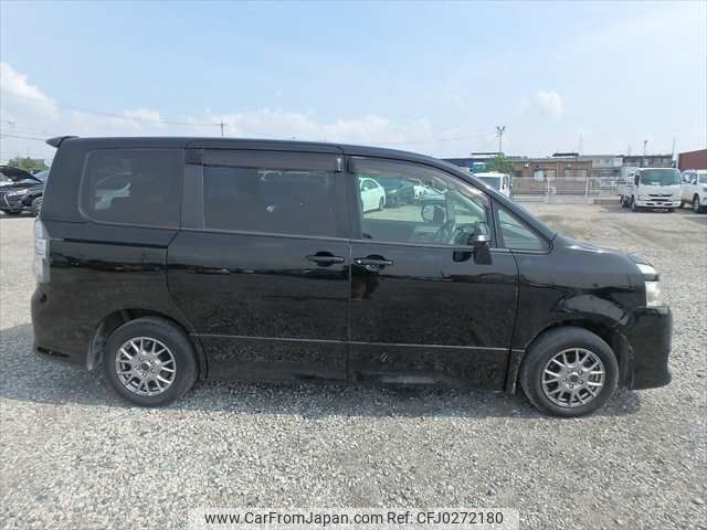 toyota voxy 2010 NIKYO_KX35550 image 1