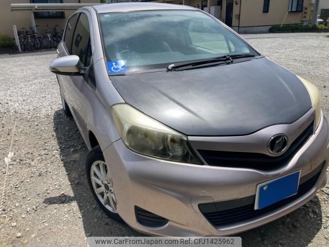 toyota vitz 2011 -TOYOTA--Vitz DBA-NSP135--NSP135-2013698---TOYOTA--Vitz DBA-NSP135--NSP135-2013698- image 1