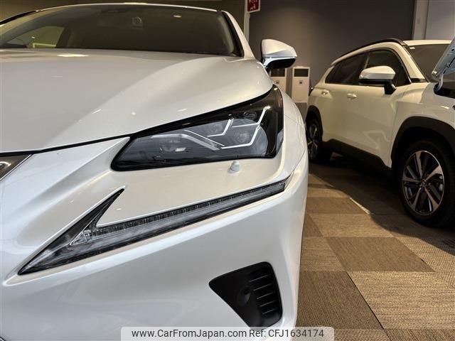lexus nx 2018 CFJ1634174 image 2
