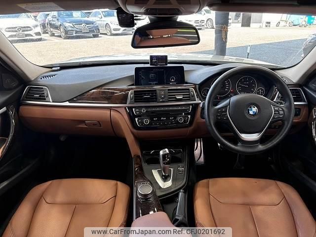 bmw 3-series 2017 quick_quick_LDA-8C20_WBA8H92090K817403 image 2