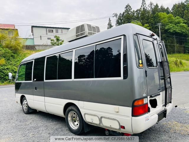 toyota coaster 1993 f8cea68ec7c8e1d8be4568db690af285 image 2