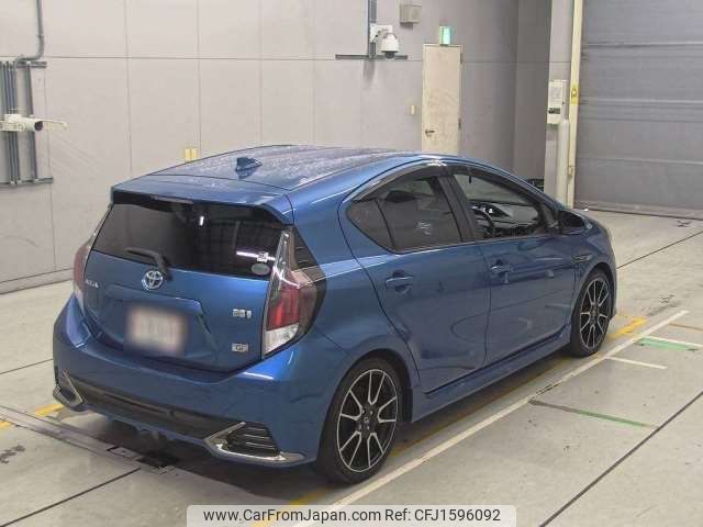 toyota aqua 2016 CFJ1596092 image 2