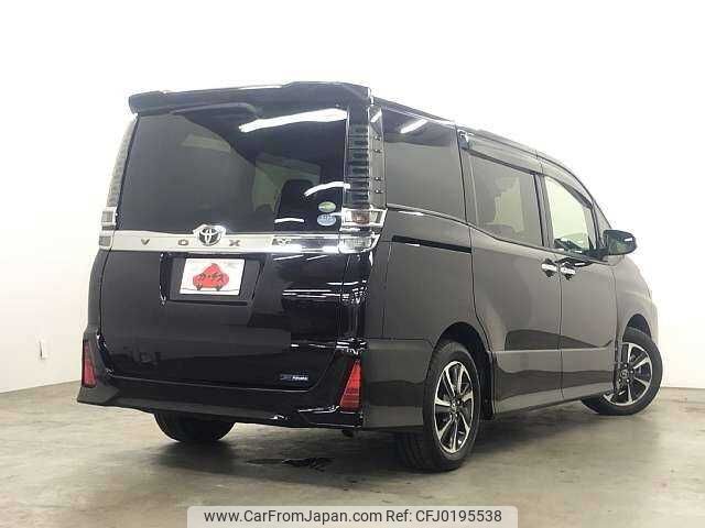 toyota voxy 2017 504928-923874 image 2