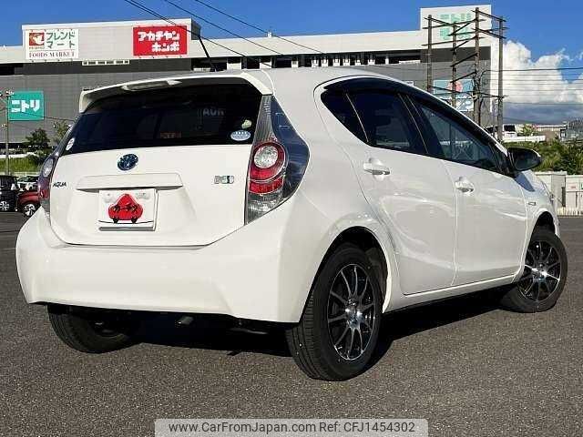toyota aqua 2014 504928-931636 image 2