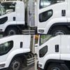 isuzu forward 2011 CFJ8982356 image 2