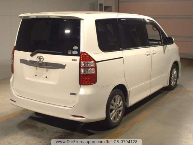 toyota noah 2013 -TOYOTA--Noah DBA-ZRR70W--ZRR70-0549935---TOYOTA--Noah DBA-ZRR70W--ZRR70-0549935- image 2