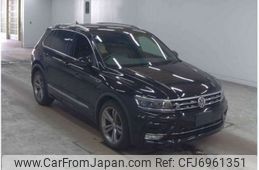 volkswagen tiguan 2017 -VOLKSWAGEN--VW Tiguan ABA-5NCZE--WVGZZZ5NZHW850243---VOLKSWAGEN--VW Tiguan ABA-5NCZE--WVGZZZ5NZHW850243-