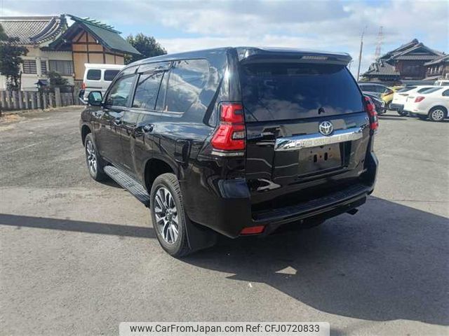 toyota land-cruiser-prado 2022 2.50205E+11 image 2