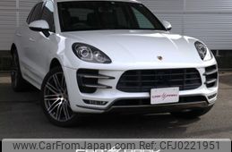 porsche macan 2015 CARSENSOR_JP_AU5954364352