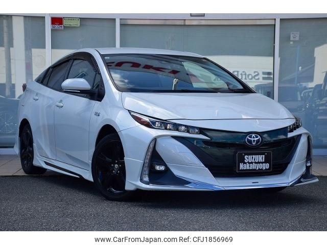 toyota prius-phv 2018 CFJ1856969 image 1