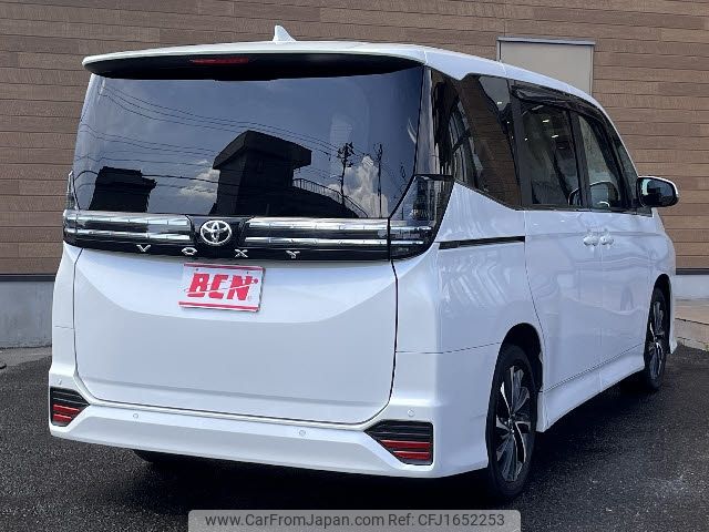 toyota voxy 2023 CFJ1652253 image 2