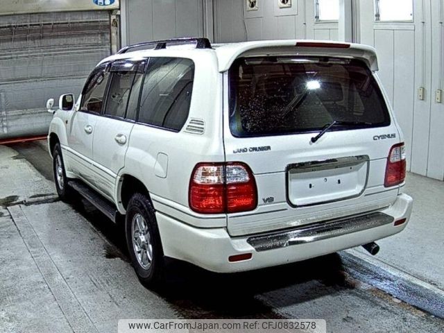 toyota land-cruiser-wagon 2002 -TOYOTA--Land Cruiser Wagon UZJ100W-0136117---TOYOTA--Land Cruiser Wagon UZJ100W-0136117- image 2