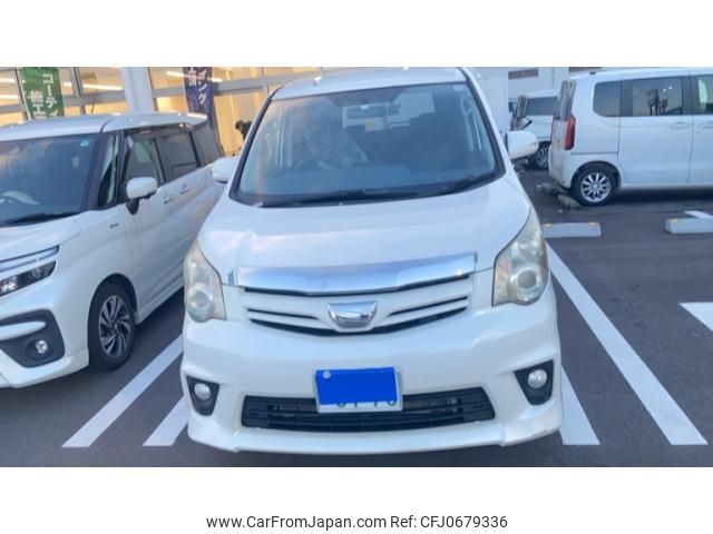 toyota noah 2012 -TOYOTA--Noah DBA-ZRR70W--ZRR70-0472702---TOYOTA--Noah DBA-ZRR70W--ZRR70-0472702- image 1