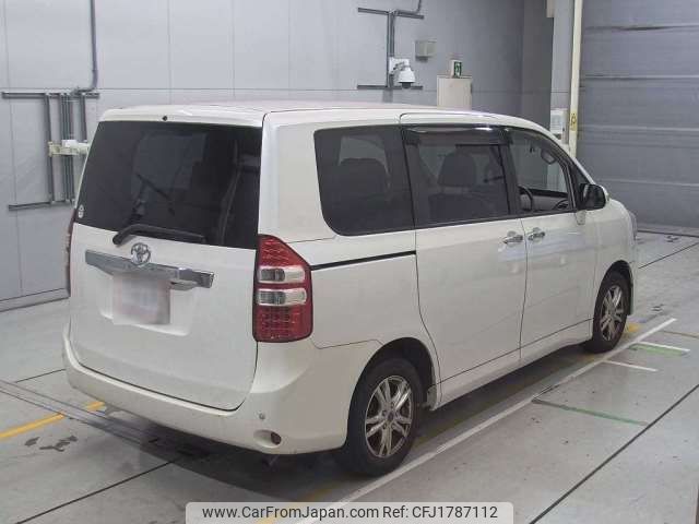 toyota noah 2012 CFJ1787112 image 2