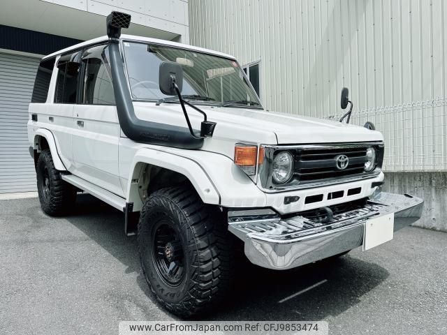 toyota landcruiser-70 1999 quick_quick_KC-HZJ77HV_HZJ-0011188 image 1