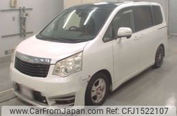 toyota noah 2013 CFJ1522107