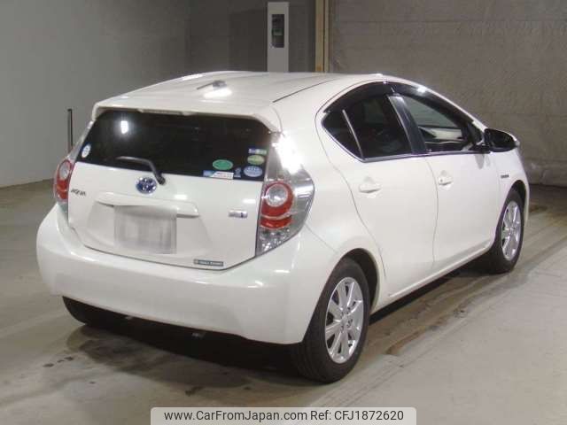 toyota aqua 2014 CFJ1872620 image 2