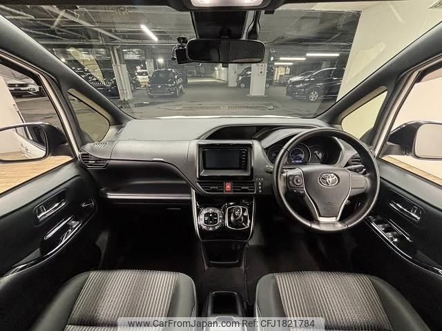 toyota voxy 2018 CFJ1821784 image 2