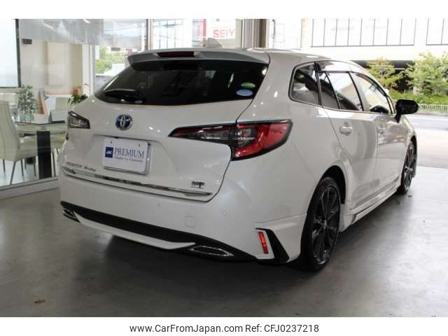 toyota corolla-touring-wagon 2020 -TOYOTA 【京都 330ﾗ5528】--Corolla Touring 6AA-ZWE211W--ZWE211W-6050072---TOYOTA 【京都 330ﾗ5528】--Corolla Touring 6AA-ZWE211W--ZWE211W-6050072- image 2