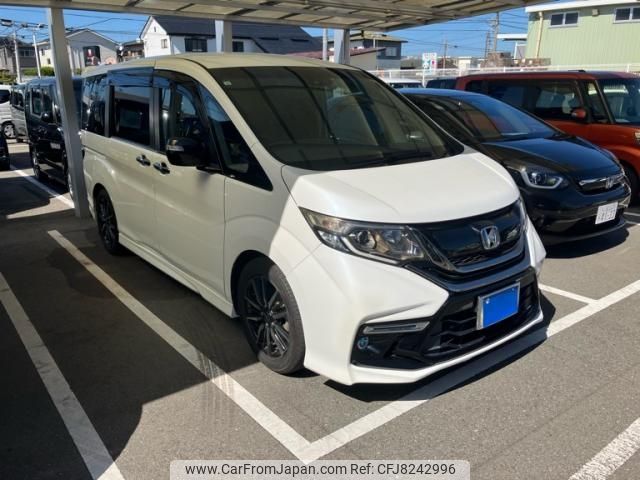 honda stepwagon 2017 CFJ8242996 image 1