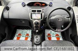 toyota vitz 2010 CFJ1681802