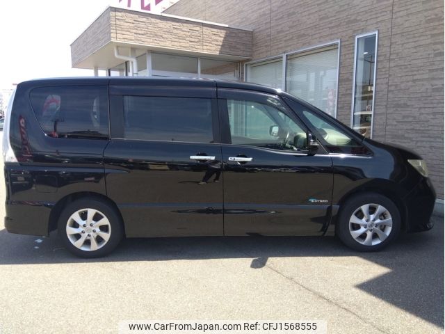 nissan serena 2013 CFJ1568555 image 2