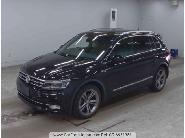 volkswagen tiguan 2017 -VOLKSWAGEN--VW Tiguan ABA-5NCZE--WVGZZZ5NZHW850243---VOLKSWAGEN--VW Tiguan ABA-5NCZE--WVGZZZ5NZHW850243- image 2