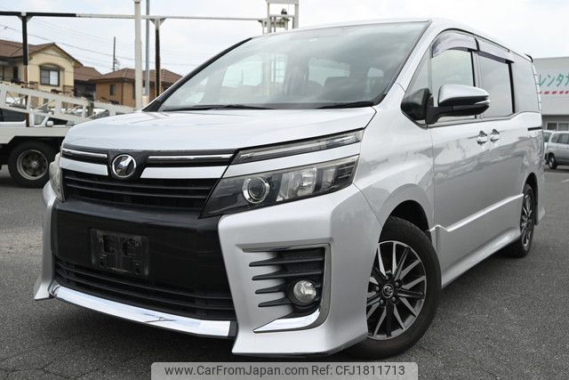 toyota voxy 2014 CFJ1811713 image 1