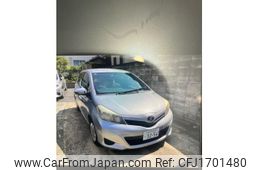toyota vitz 2012 CFJ1701480