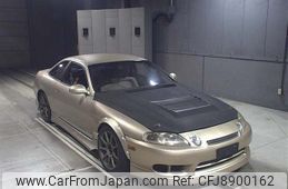 car_305e139e-fb03-411d-942b-