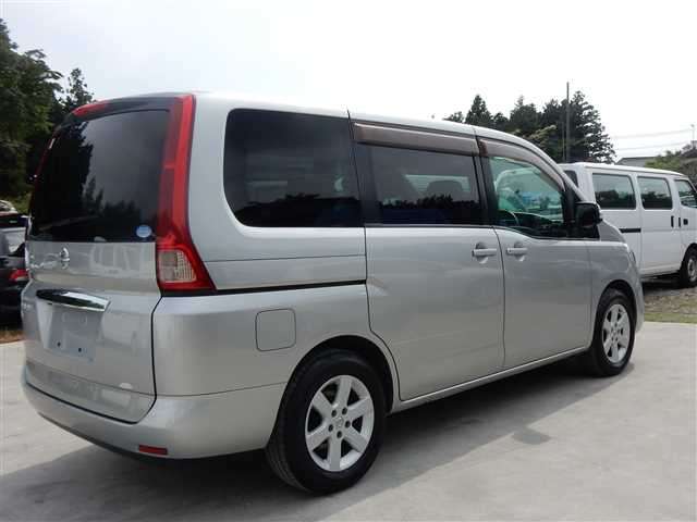 nissan serena 2010 505059-171002184056 image 2