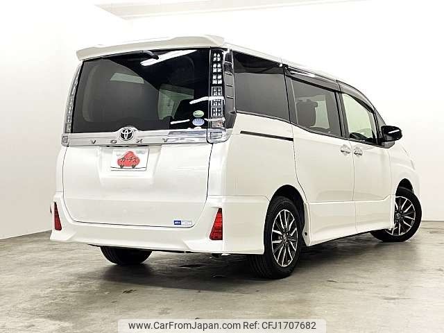 toyota voxy 2015 CFJ1707682 image 2