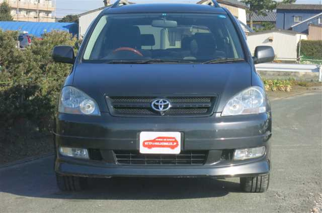 toyota ipsum 2002 150117151321 image 2