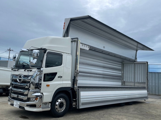 car_30d742ed-f87f-4bae-8be1-