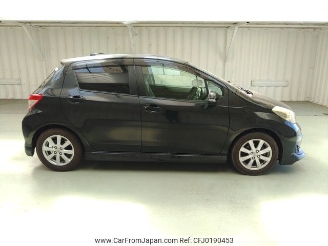 toyota vitz 2011 ENHANCEAUTO_1_ea287697 image 2