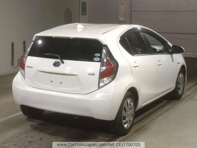 toyota aqua 2015 CFJ1700705 image 2