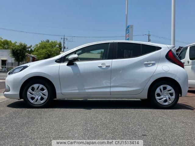 toyota aqua 2024 CFJ1513414 image 2