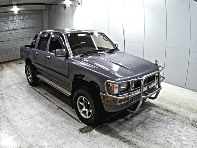 car_30f9bf54-5cfc-43a6-b23a-