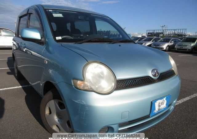 toyota sienta 2004 CFJ1868266 image 1