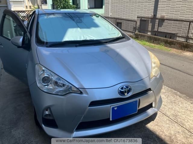toyota aqua 2012 CFJ1673836 image 1