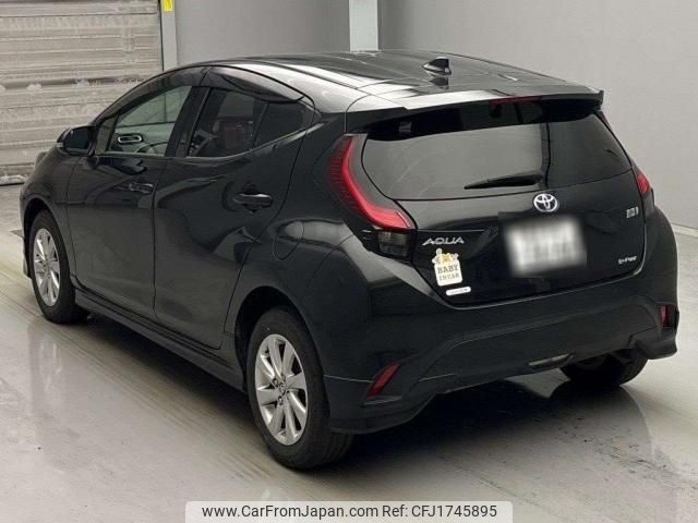 toyota aqua 2023 CFJ1745895 image 2