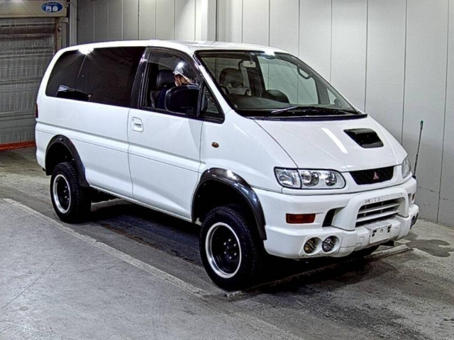 1999 Mitsubishi Delica Spacegear PD8W - Car Price $8,408