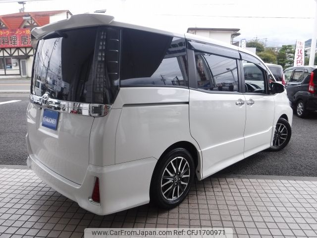 toyota voxy 2014 CFJ1700971 image 2