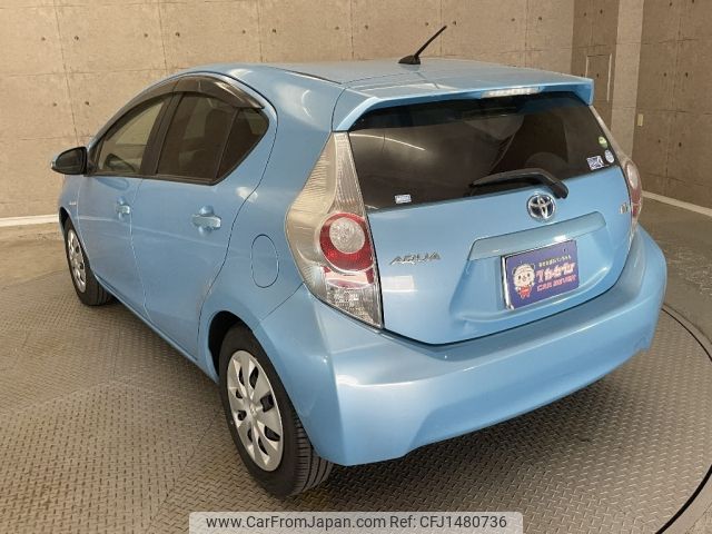 toyota aqua 2013 -TOYOTA--AQUA DAA-NHP10--NHP10-2190450---TOYOTA--AQUA DAA-NHP10--NHP10-2190450- image 2