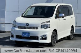 toyota voxy 2011 CFJ4140994