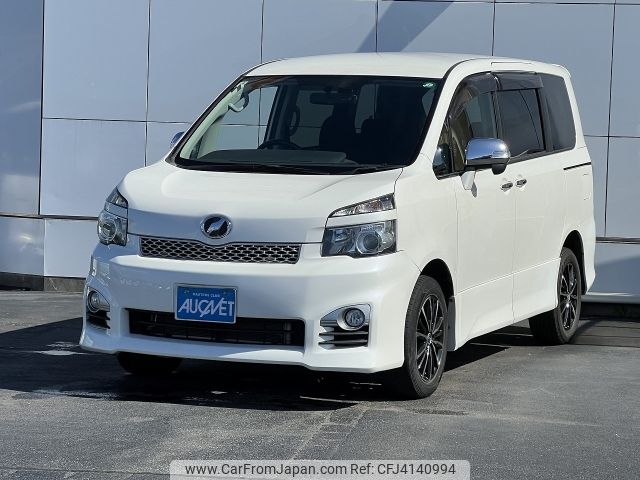 toyota voxy 2011 CFJ4140994 image 1